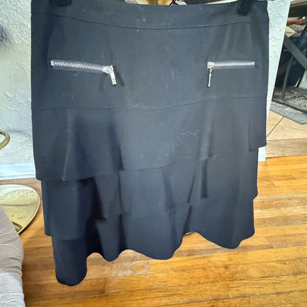 Larry Levine Black A-Line Skirt with Zipper Details